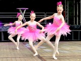 Drei Nachwuchstänzerinnen des TanzZentrums Hiltrup.