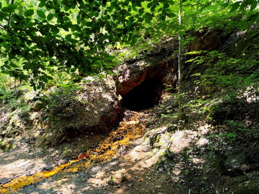 Eine Höhle